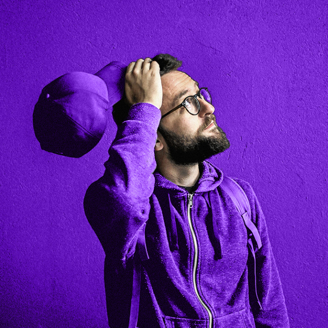 one team <br> many personalities tło