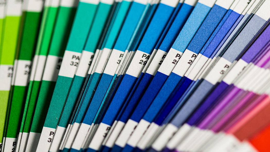 Wpływ koloru na odbiór reklamy tło