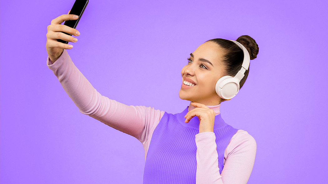 Kilka słów o social mediach – Facebook i inne tło