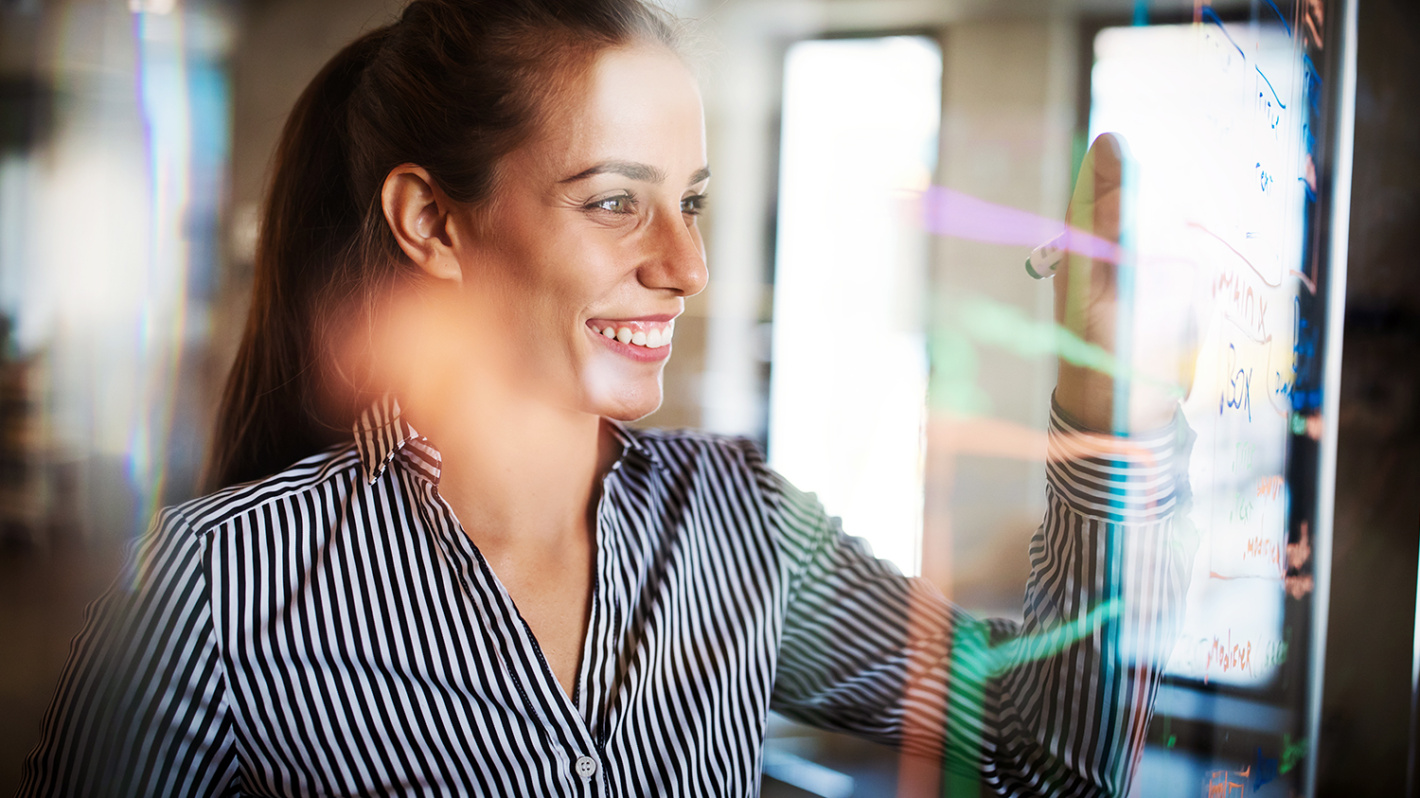 Czy pozytywne myślenie wpływa na nasz sukces? tło